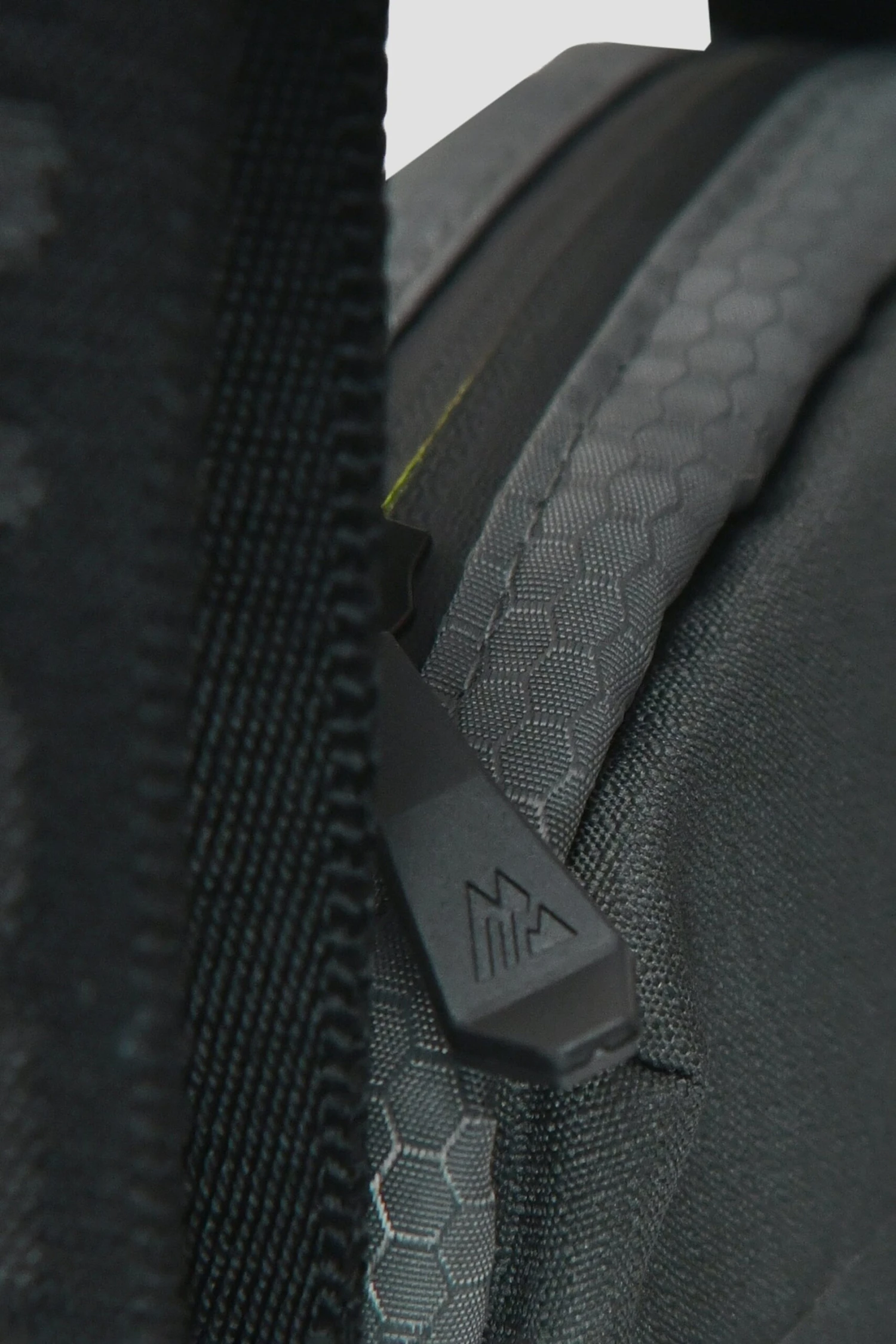 MTX 2.0 Crossbody Bag - Cement Grey/Electric Lime 6 MTX 2.0 Crossbody Bag - Cement Grey/Electric Lime - Image 6