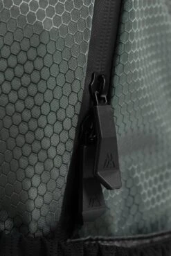 MTX Trail 2.0 32L Backpack - Black/Cement Grey/Electric Lime -Cheap Unisex Activewear Store MTX TRAIL 2.0 32L BACKPACK BLACK CEMENT GREY ELECTRIC LIME zip detail