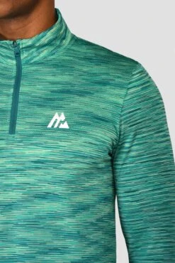 Trail Seamless 1/4 Zip - Mountain Meadow/Deep Sea 10 Trail Seamless 1/4 Zip - Mountain Meadow/Deep Sea -Cheap Unisex Activewear Store TRAIL SEAMLESS 1 4 ZIP MOUNTAIN MEADOW DEEP SEA logo detail