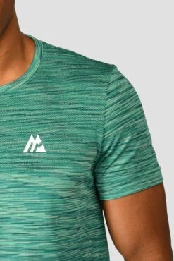Trail Seamless T-Shirt - Mountain Meadow/Deep Sea -Cheap Unisex Activewear Store TRAIL SEAMLESS T SHIRT MOUNTAIN MEADOW DEEP SEA logo detail