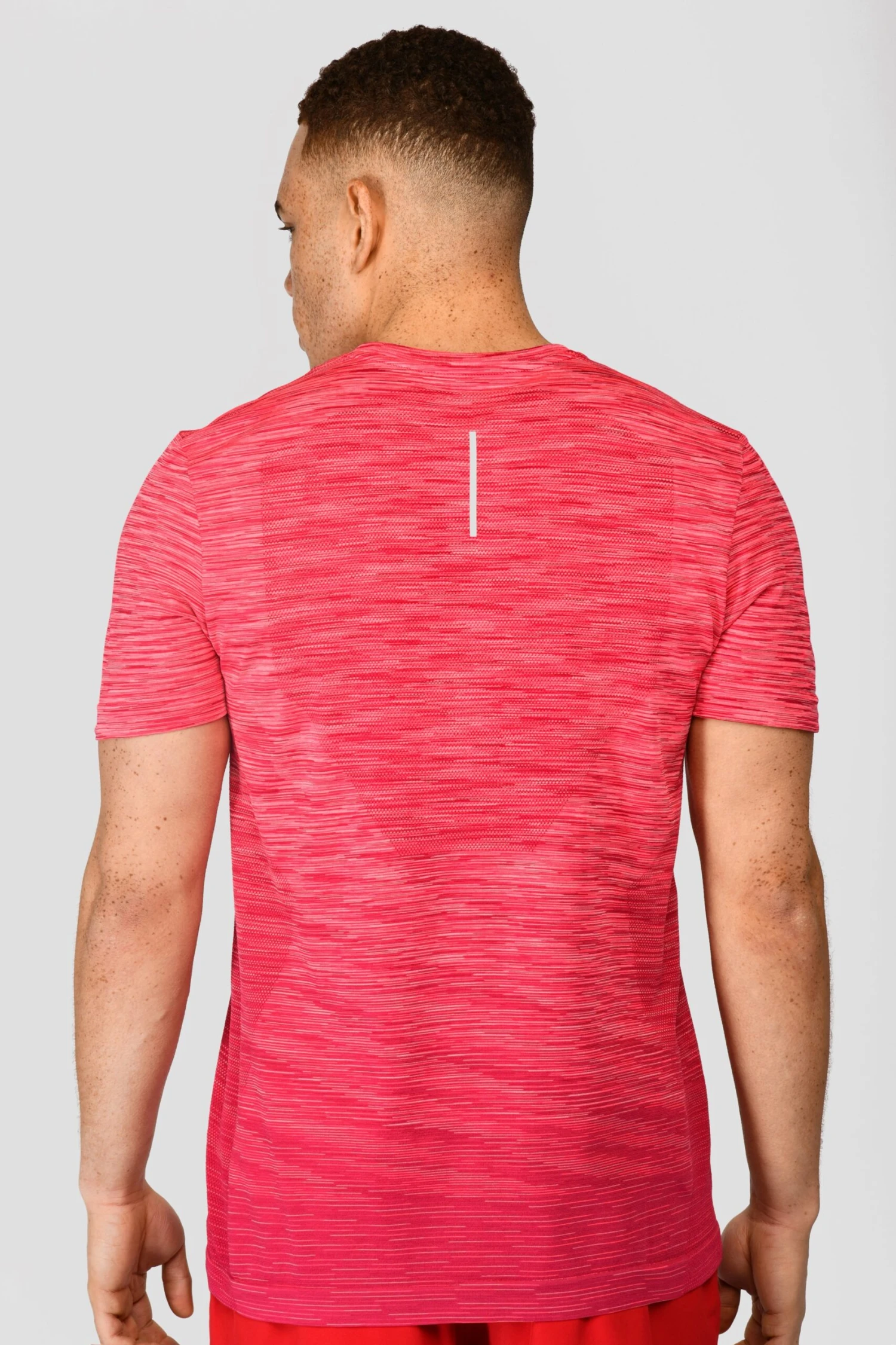 Trail Seamless T-Shirt - Hibiscus/Rouge 2 Trail Seamless T-Shirt - Hibiscus/Rouge - Image 2